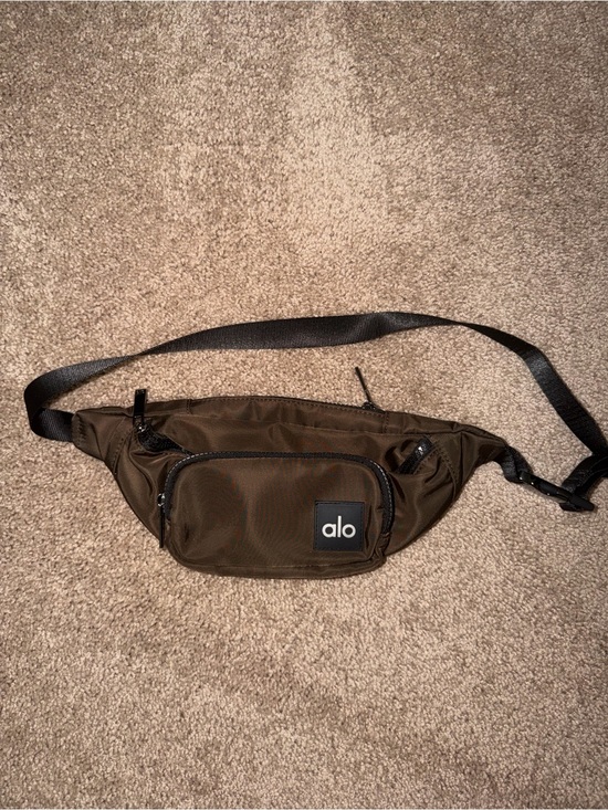 ALO Yoga Handbags - Alo Yoga Explorer Belt Bag in Espresso Brown